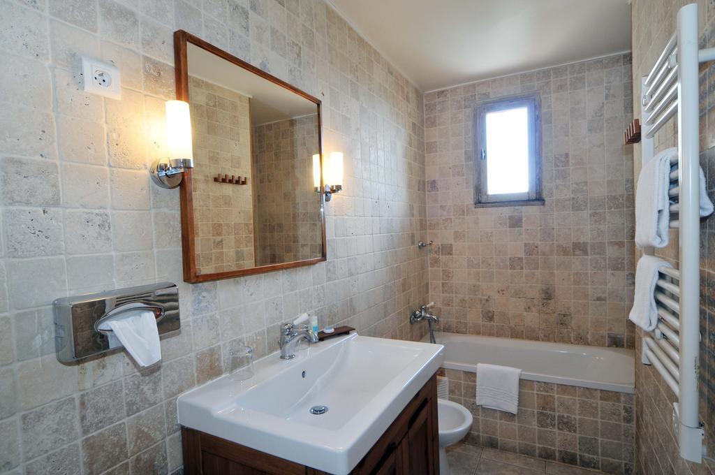 Hotel Pineto Biguglia  Room photo