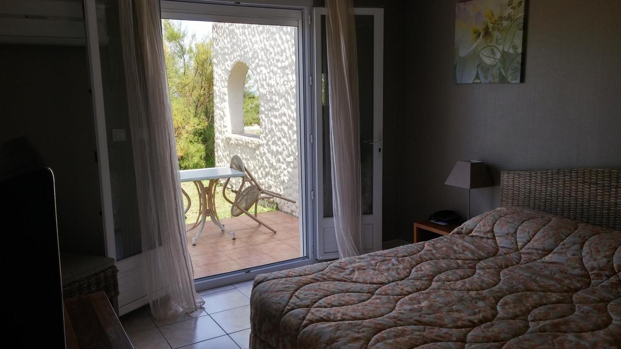 Hotel Pineto Biguglia  Room photo